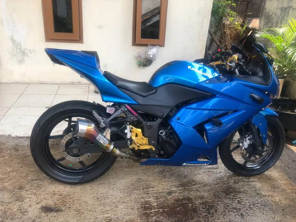 Kawasaki Ninja 250R 2009 Karbu Modif Ganteng Siap Nongkrong
