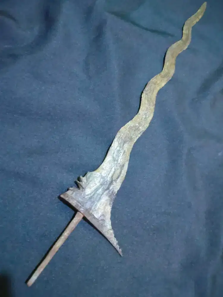 keris naga luk 9