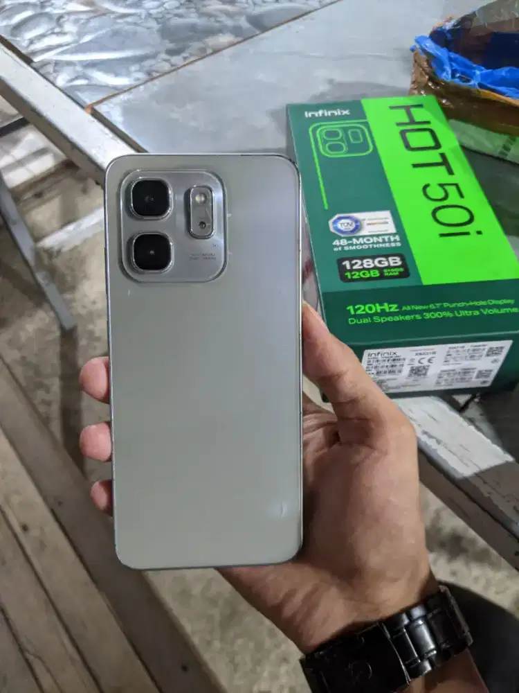 infinix Hot 50i Ram 6+6GB/128GB sehat lengkap Kotak cas