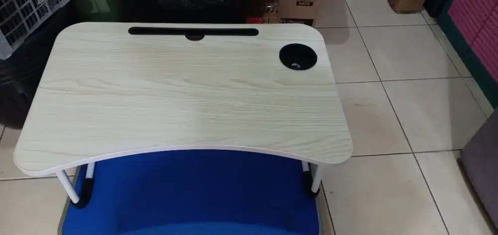 Meja Lipat Portable Cream (Baru)