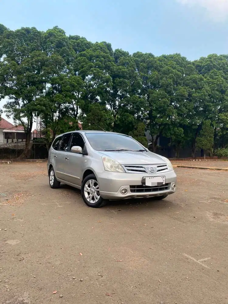 Nissan Grand livina 2012 Bensin