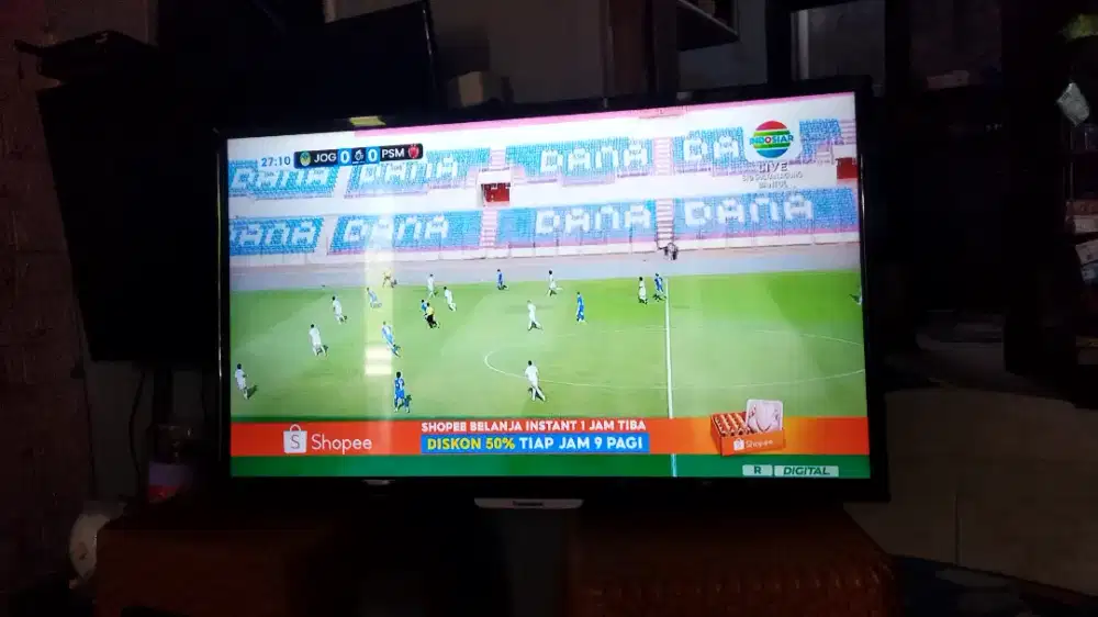 LED TV 32 inci Panasonic [Baca Diskripsi]