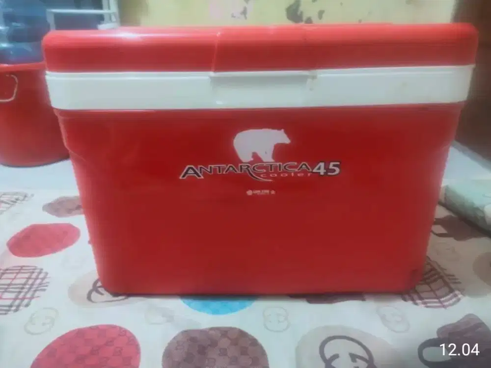 Lion Star antarctica Cooler box 45 liter.