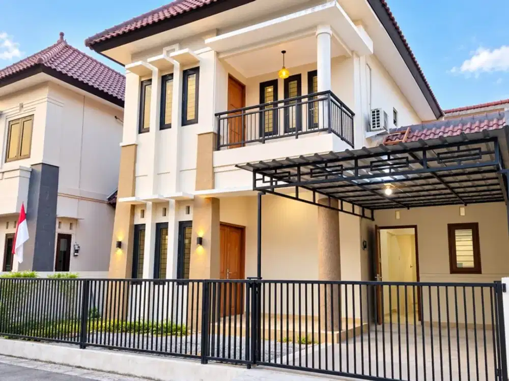 Rumah 2 Lantai Full Furnish Dalam Perum Area Jakal