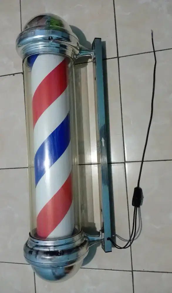 Barberpole untuk barbershop