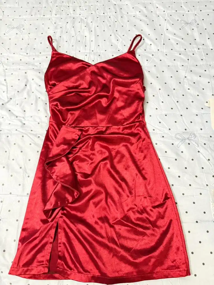 Dresss merah ukuran M