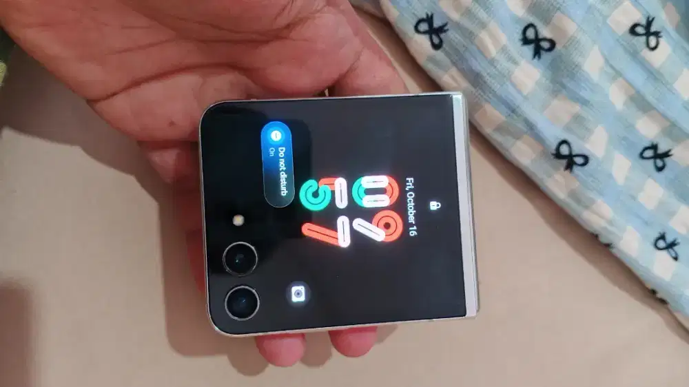 Z Flip 5 white 512GB