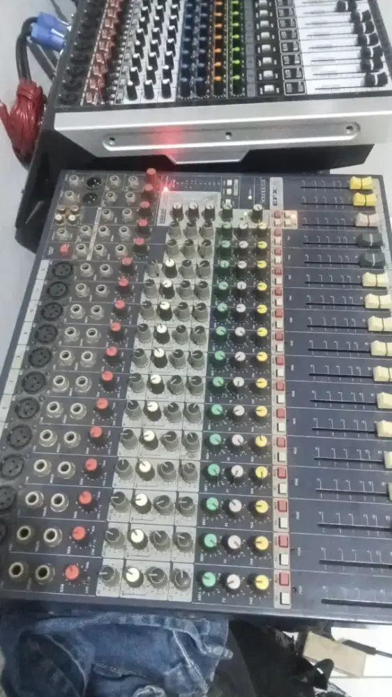 Mixer Soundcraf 12 channel type EFX-12