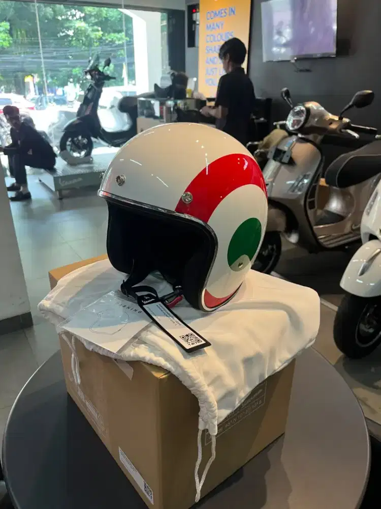 Helm Vespa Nation Original 100%