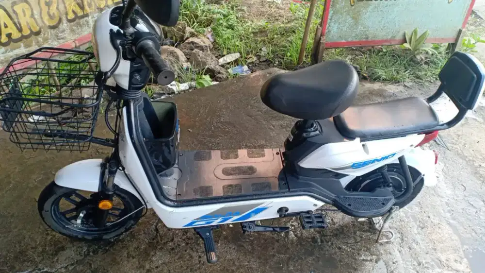 Sepeda listrik Genio mulus