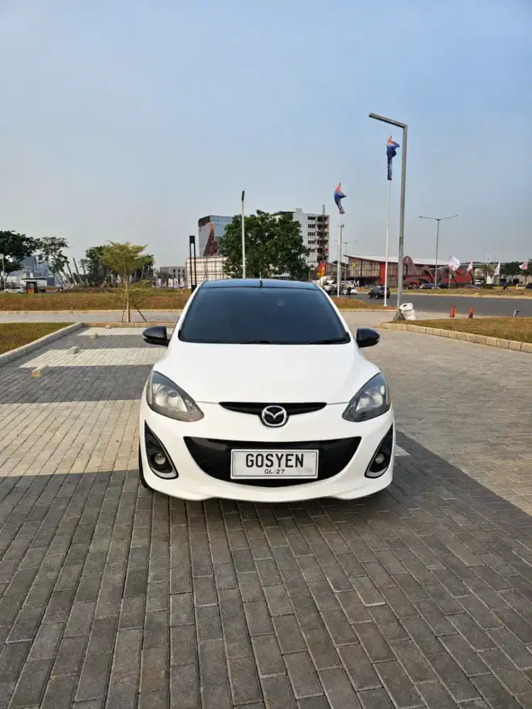 MAZDA 2 AT 2014 DP 5JUTA AJA