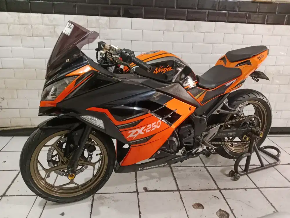 NINJA 250 FI 2014 BAGUS MESIN HALUS