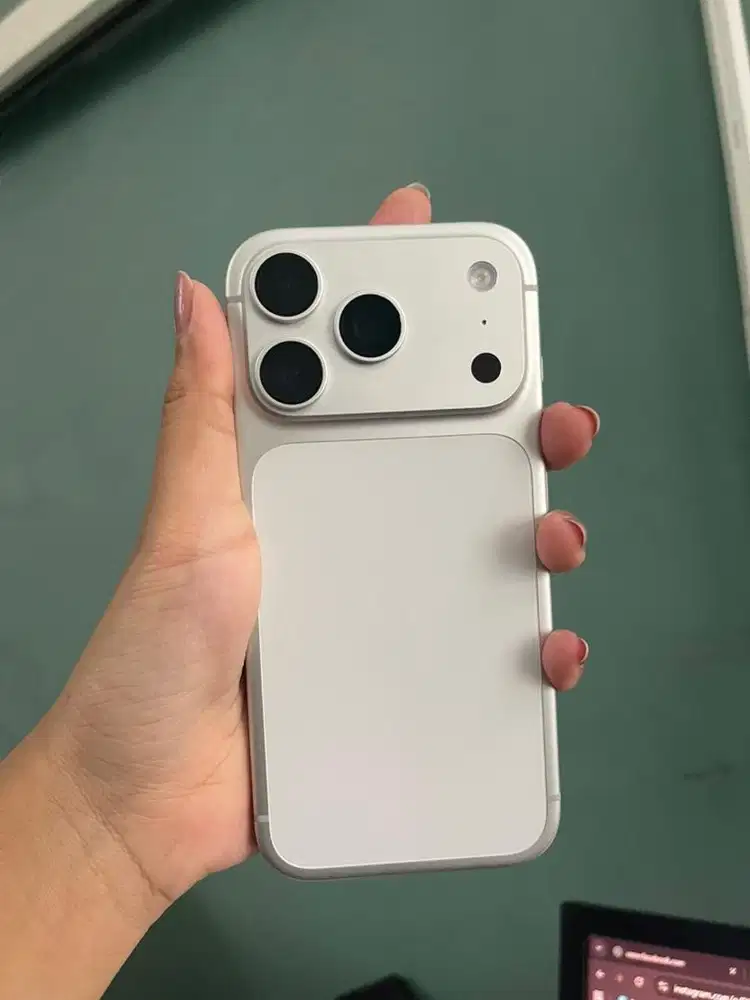 IPHONE 17 PROMAX 512GB SILVER