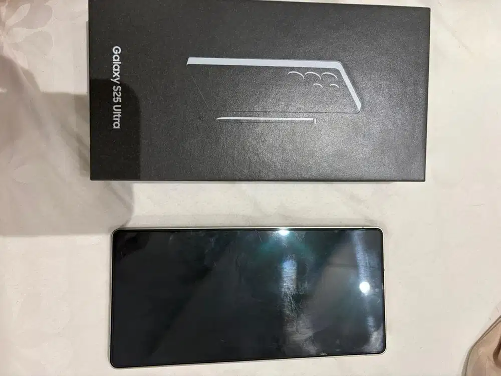 Dijual samsung s25 ultra masih baru mulus