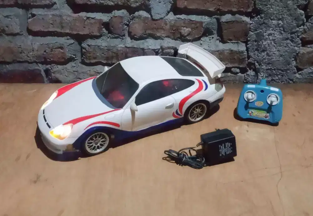 mobil remote ukuran besar