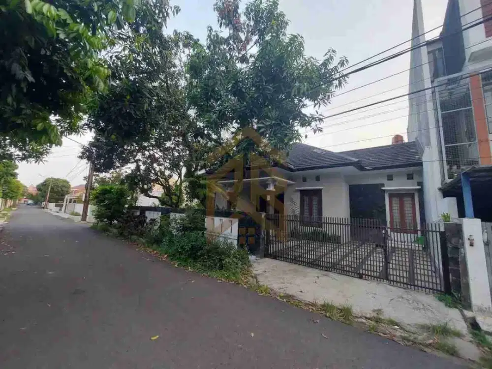 rumah hoek lokasi bagus harga menarik di turangga buahbatu bandung