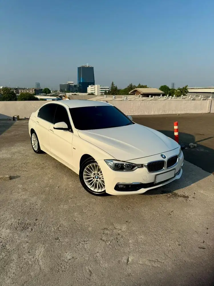 BMW 320 I luxury 2018 AT. PUTIH