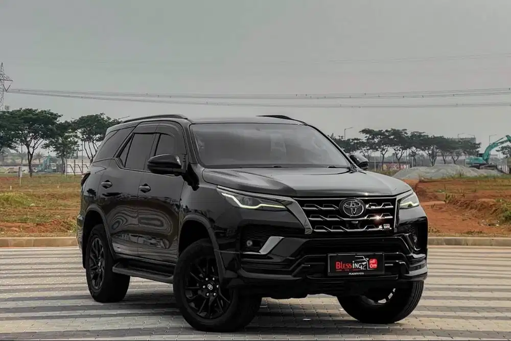 Toyota Fortuner 2.8 VRZ GR Sport Diesel Solar AT Matic 2022 Hitam