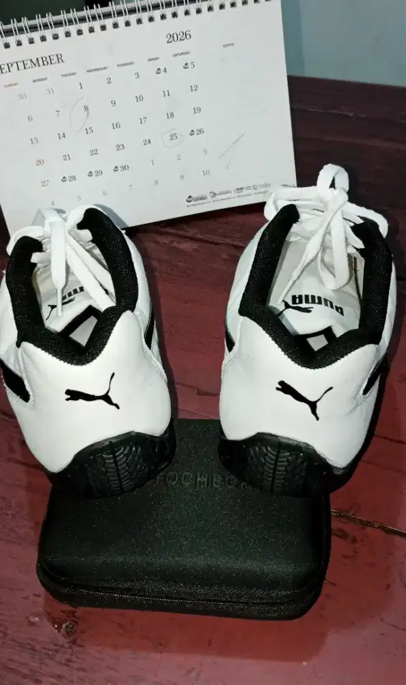 Sepatu putih size 40