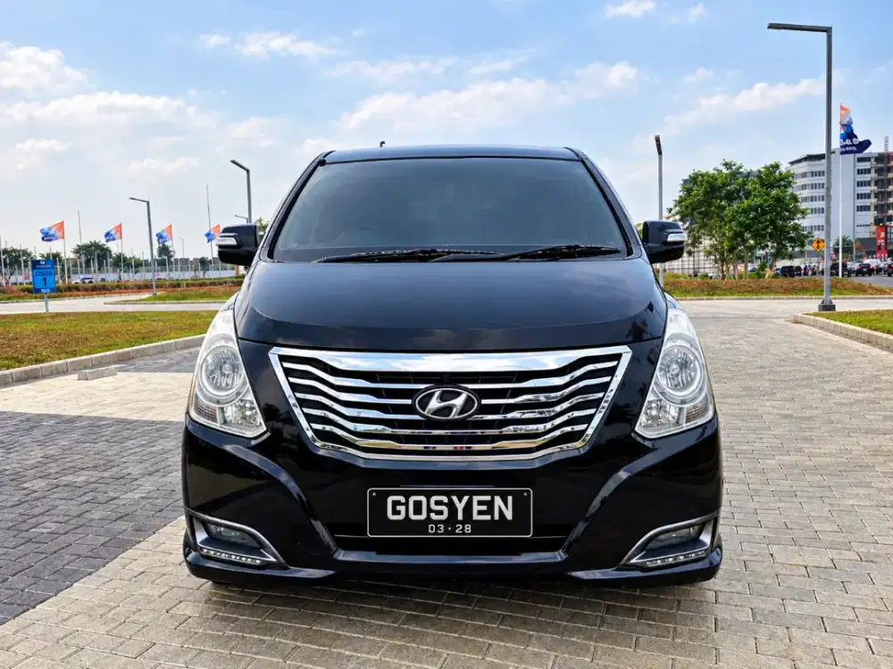 HYUNDAI H1 ROYALE DIESEL AT 2015 DP 7JT SIAP PAKAI