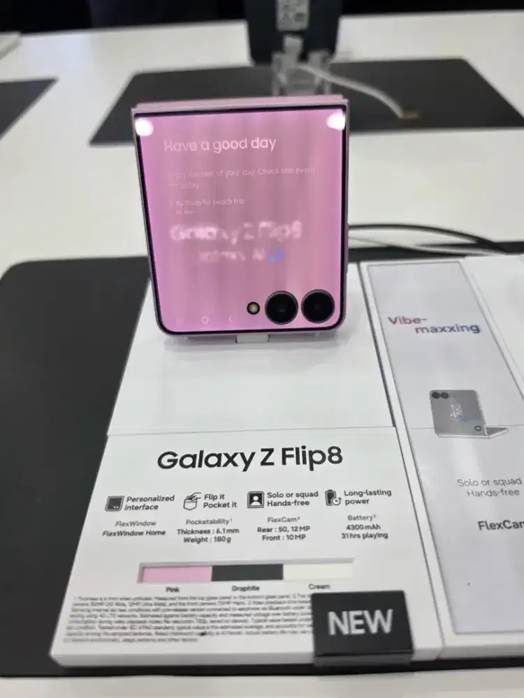Samsung Galaxy Flip 8