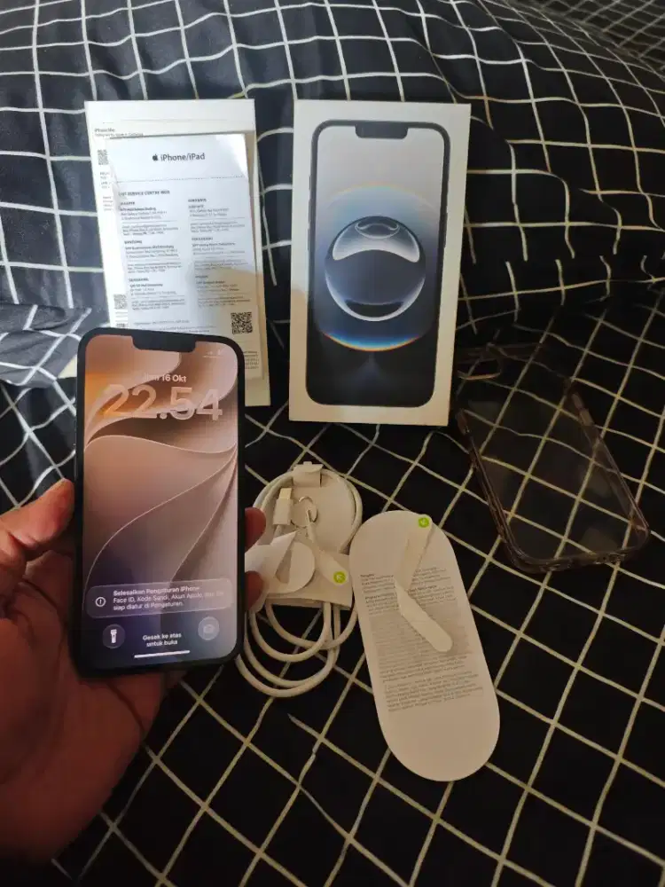 Iphone 16e 128gb ibox fullset mulus garansi on bisa tt hp