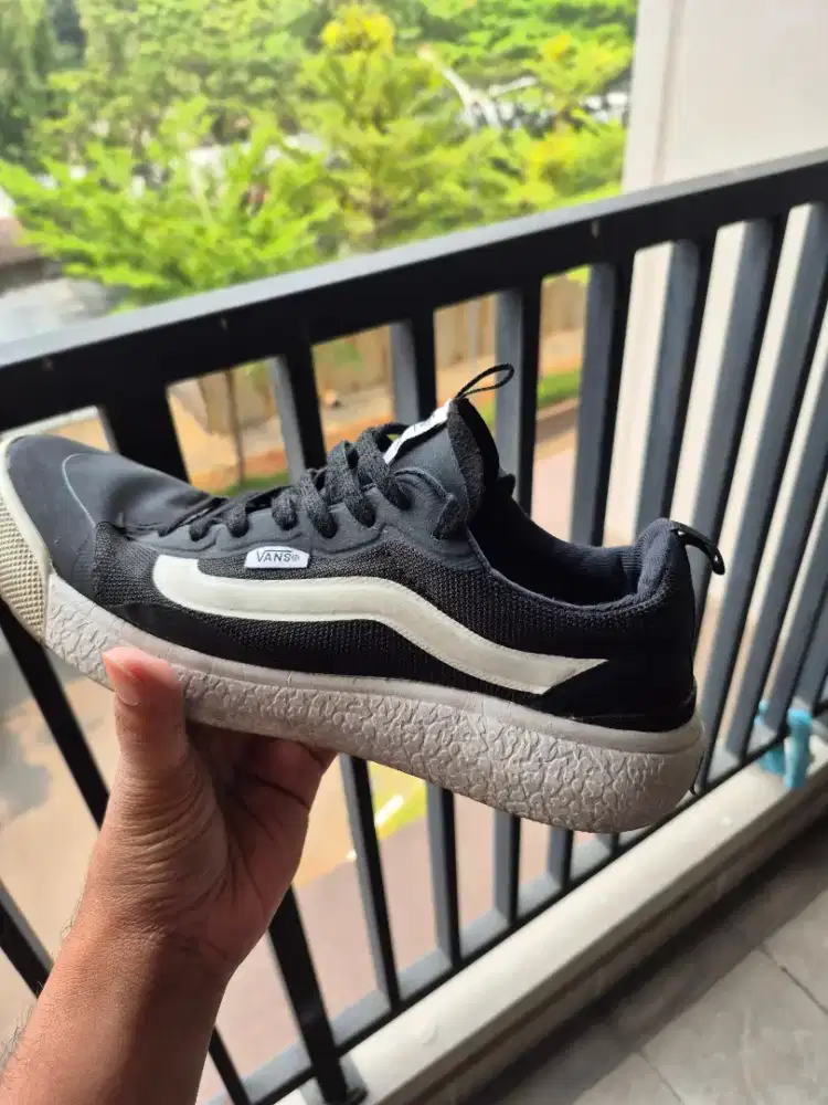 Sepatu Vans Ultra Range Exo