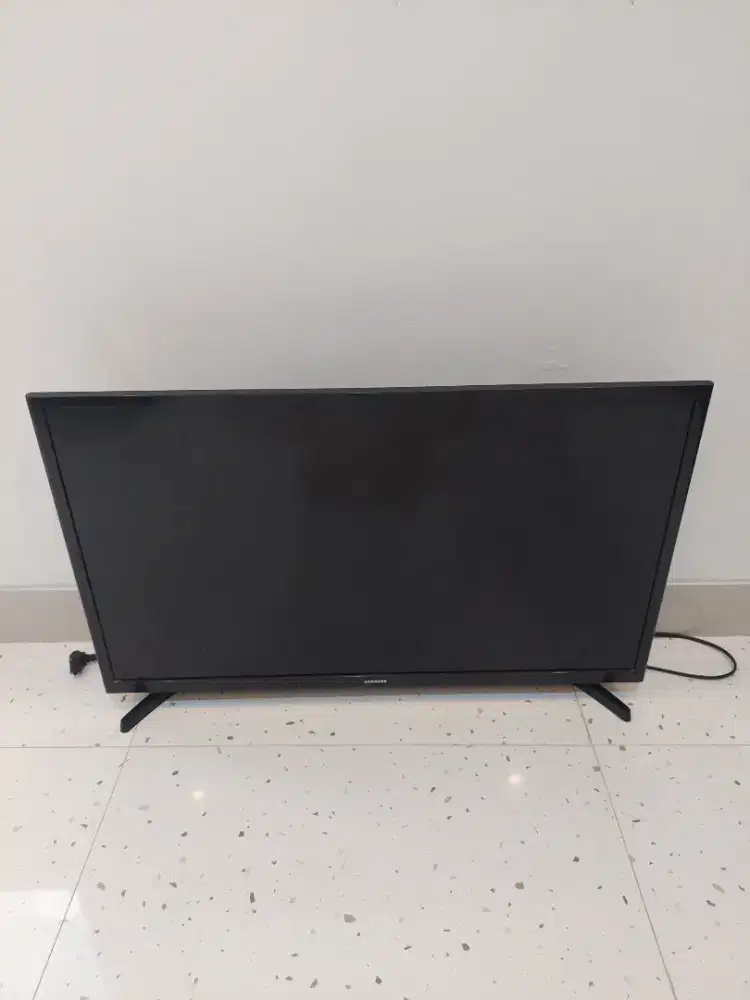 TV LED Merk Samsung 32 Model : UA32N4003AK