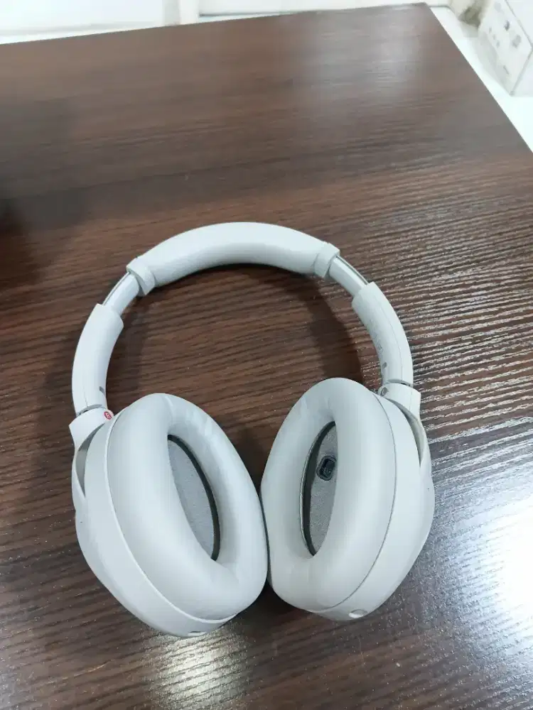 Dijual Sony WH-1000XM4 Wireless Headphones – Bekas Pemakaian Sendiri