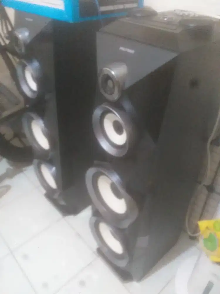 Speaker aktif Polytron