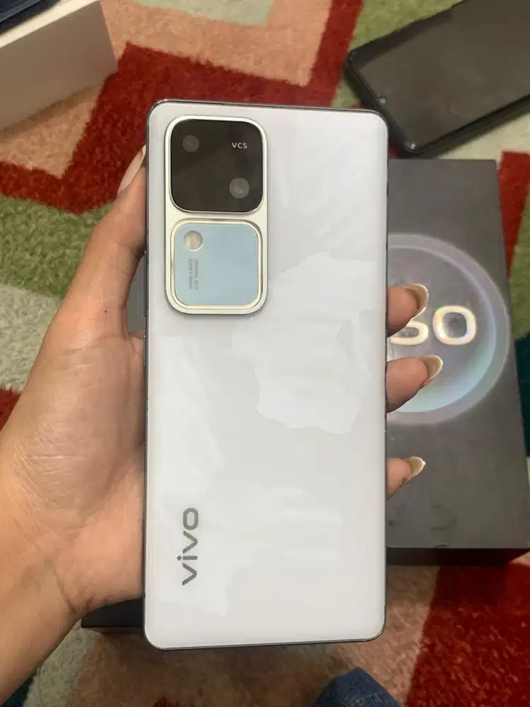 Vivo v30 5G 8/256 fullset ori