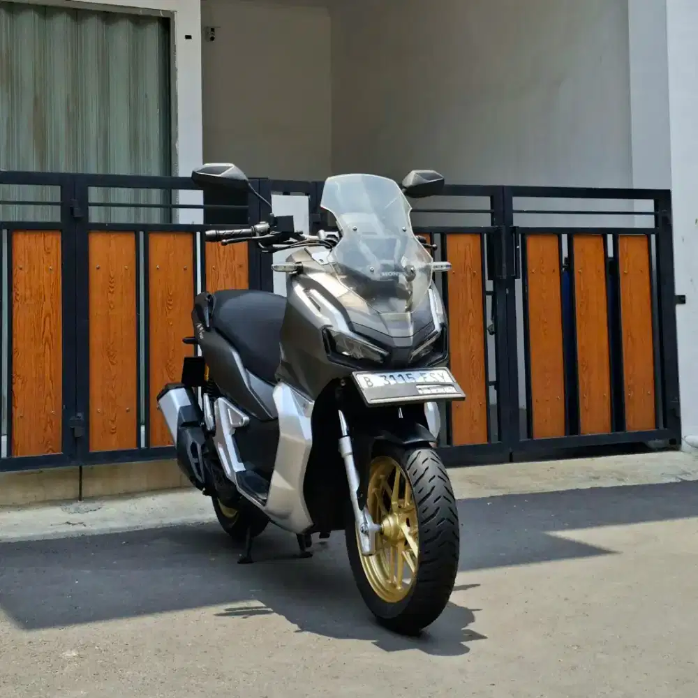 Honda ADV 150 CBS ISS Keyless MULUSSS Pajak Hidup Panjang
