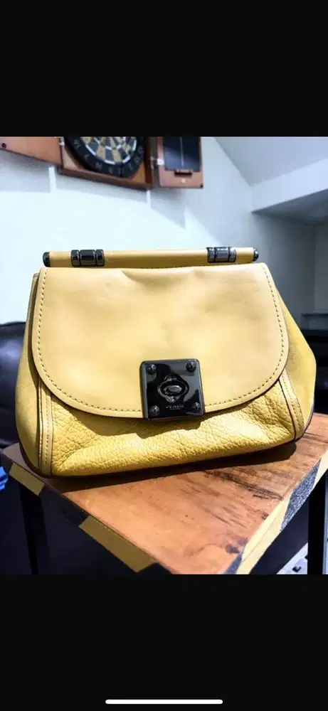 Tas coach coklat muda