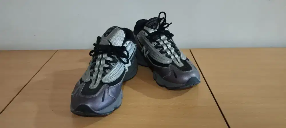 Sepatu NEW BALANCE Running 1000