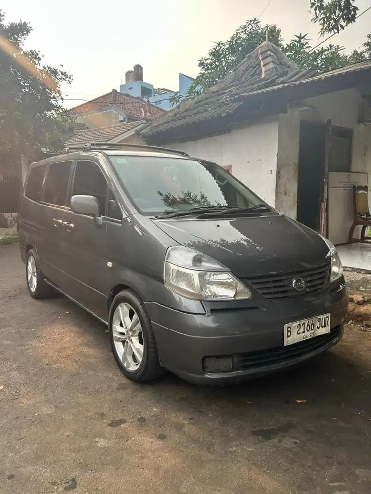 Nissan Serena 2010 Bensin