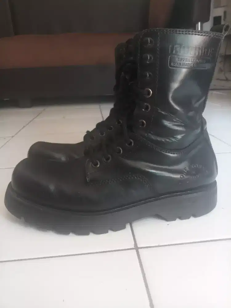 Sepatu safety no41