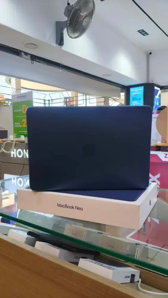 Seken Like New Macbook Neo 512GB bh100 cc32 on juni 2027 resmi, murah