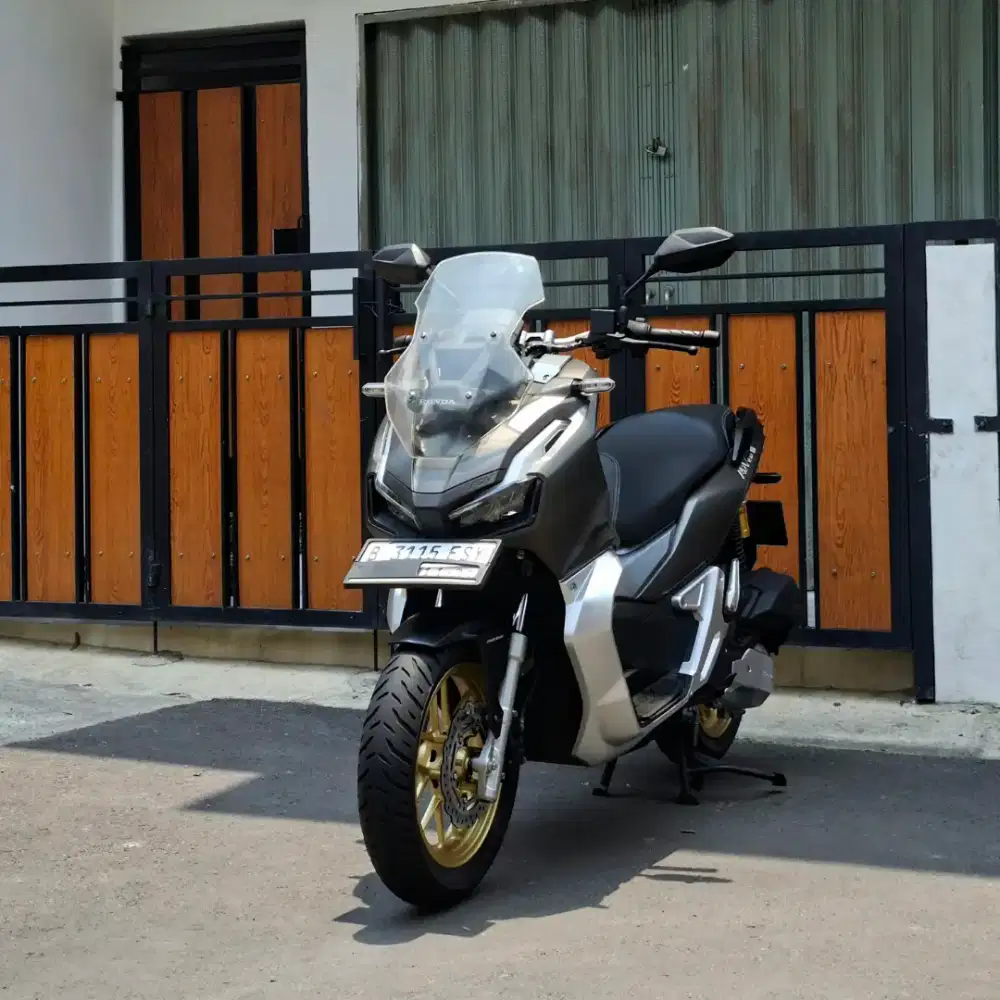 Honda ADV 150 CBS ISS Keyless MULUSSS Pajak Hidup Panjang
