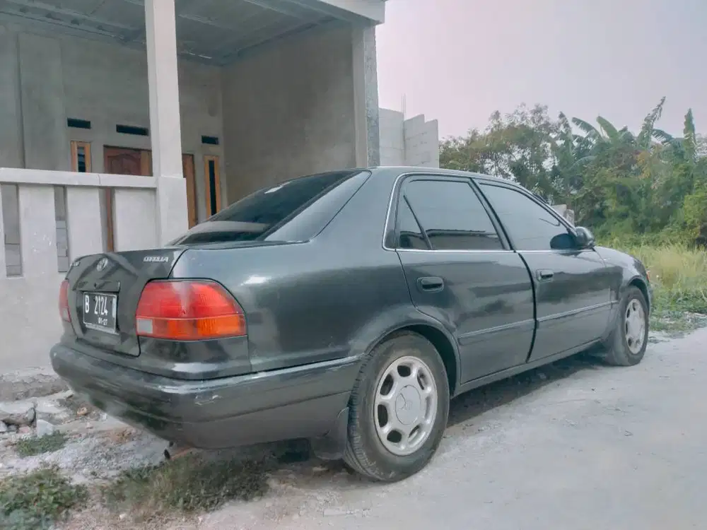 Di Jual Cepat! TOYOTA COROLLA AE111 1.6 MT (SS LENGKAP AMAN).. MURAH