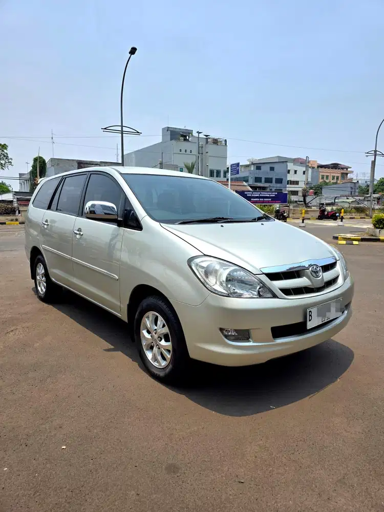 Toyota Kijang Innova V AT 2005 Low KM