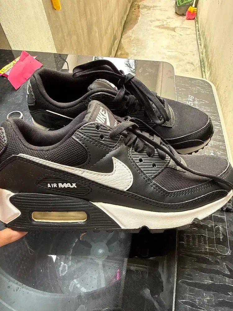 Sepatu NIKE AIR ukuran 37.5
