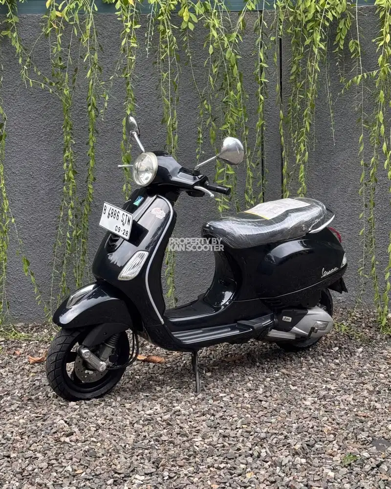 VESPA LX 125 iGET 2018 BERGARANSI