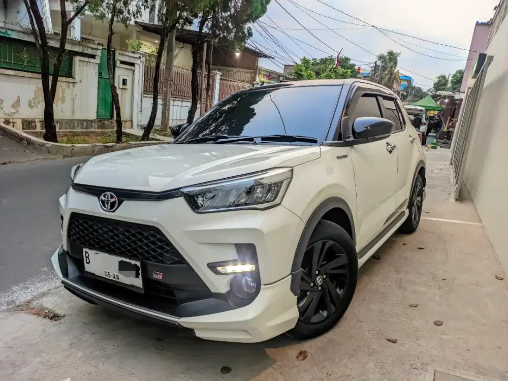 Toyota Raize TIPE TERTINGGI KM RENDAH