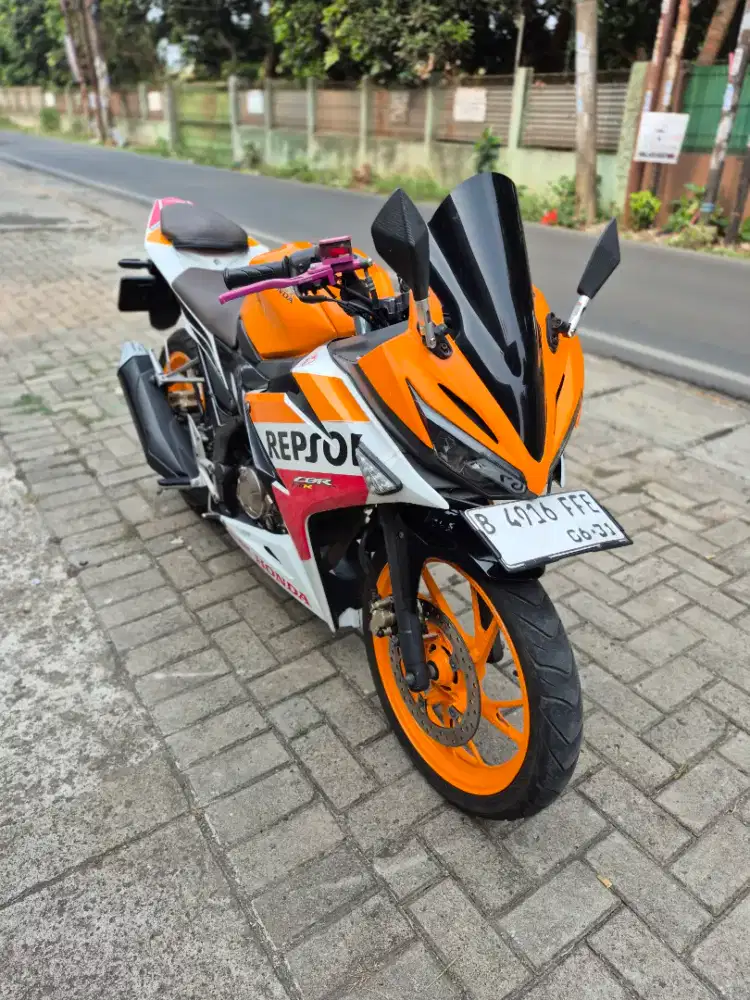 Dijual Honda CBR facelift tahun 2016 surat lengkap