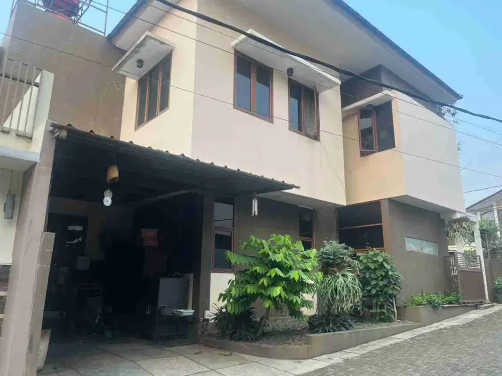 Rumah terawat jalan Abadi Gegerkalong
