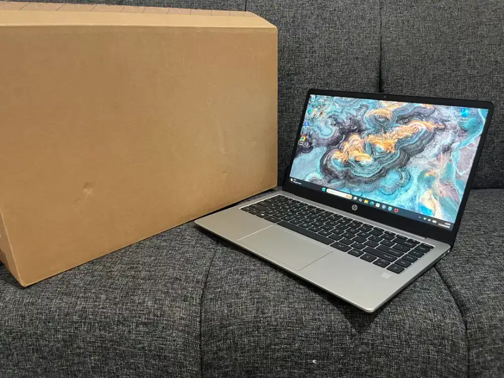 Hp 245 G10 Grey Ryzen 3 7320u 8/256GB