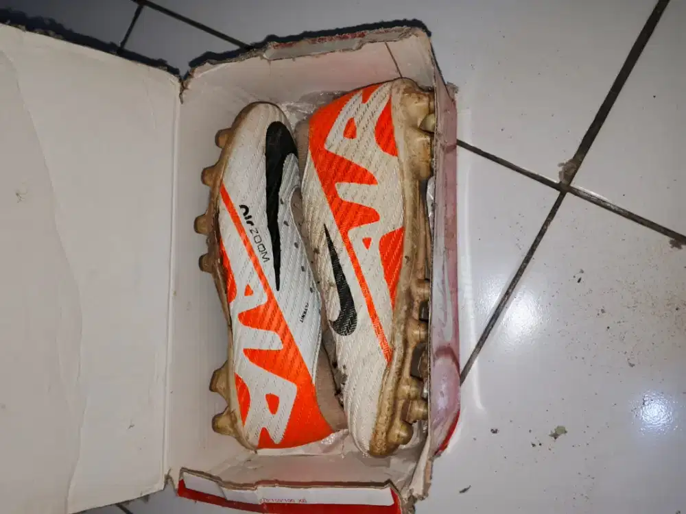 SEPATU BOLA NIKE AIR ZOOM