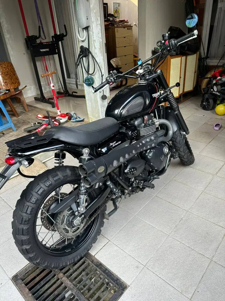 Triumph street scrambler 900