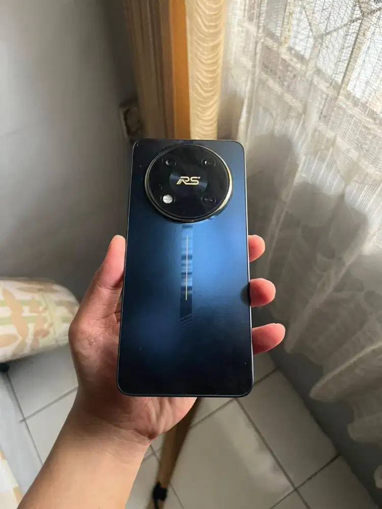 ITEL RS4 12/256Gb