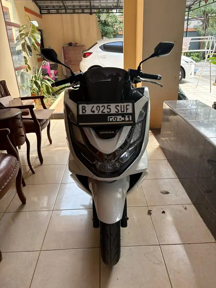 HONDA PCX 160 2023 CBS -low km 12rb ready pakai